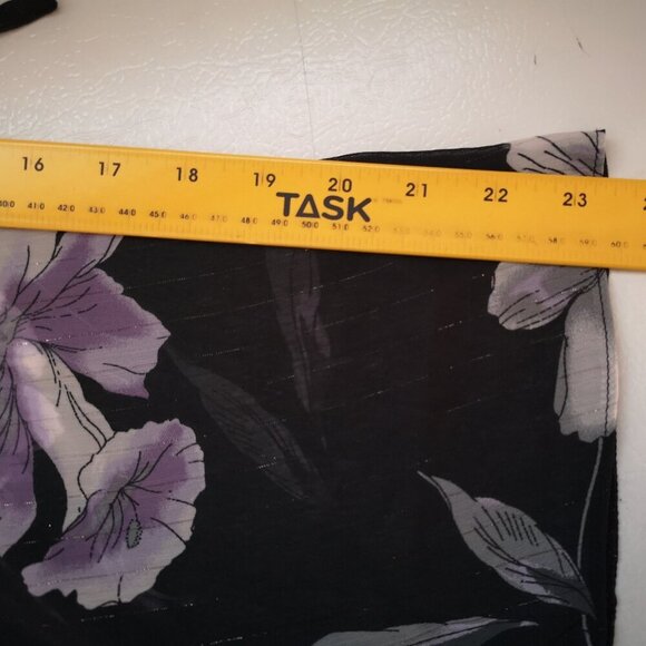 Ricki's Ladies Size 14 Black with Purple & Grey Flower Pattern Tunic - Picture 9 of 11